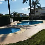 Hébergement de vacances Stylish House With Swimming Pool,near & Town, Wifi