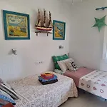 Stylish House With Swimming Pool,near & Town, Wifi Hébergement de vacances