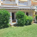 Stylish House With Swimming Pool,near & Town, Wifi