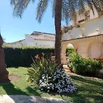Stylish House With Swimming Pool,near & Town, Wifi Feriehus