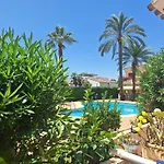 Hébergement de vacances Stylish House With Swimming Pool,near & Town, Wifi *