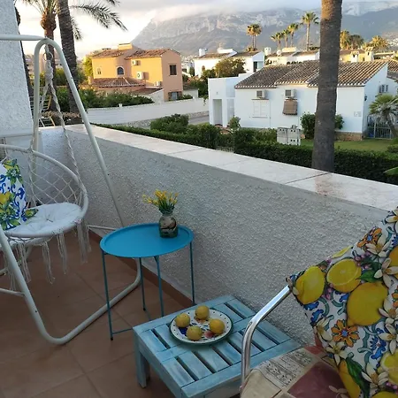 Σπίτι διακοπών Stylish House With Swimming Pool,near & Town, Wifi