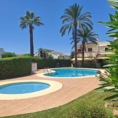 Stylish House With Swimming Pool,near & Town, Wifi