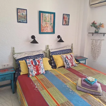 Дом отдыха Stylish House With Swimming Pool,near & Town, Wifi Дения