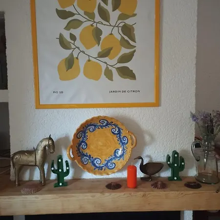 Stylish House With Swimming Pool,near & Town, Wifi