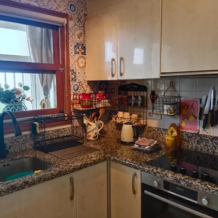 Stylish House With Swimming Pool,near & Town, Wifi