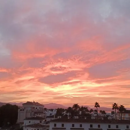 Stylish House With Swimming Pool,near & Town, Wifi Σπίτι διακοπών