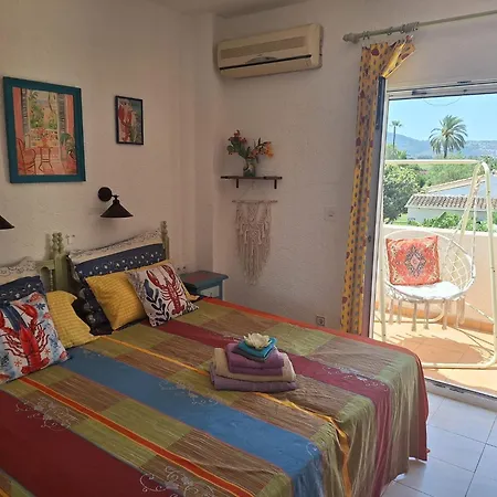 Дом отдыха Stylish House With Swimming Pool,near & Town, Wifi Дения