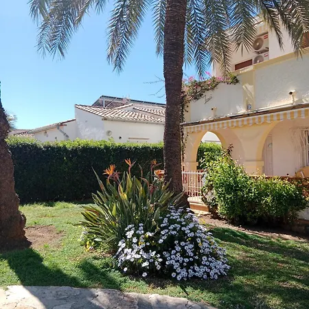 Stylish House With Swimming Pool,near & Town, Wifi Σπίτι διακοπών