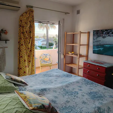 Stylish House With Swimming Pool,near & Town, Wifi Дом отдыха Дения