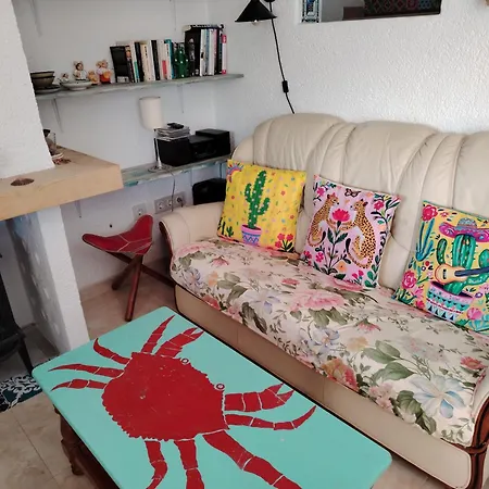 Дом отдыха Stylish House With Swimming Pool,near & Town, Wifi *