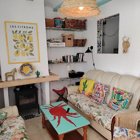 Дом отдыха Stylish House With Swimming Pool,near & Town, Wifi Дения