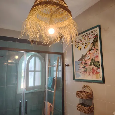 Stylish House With Swimming Pool,near & Town, Wifi