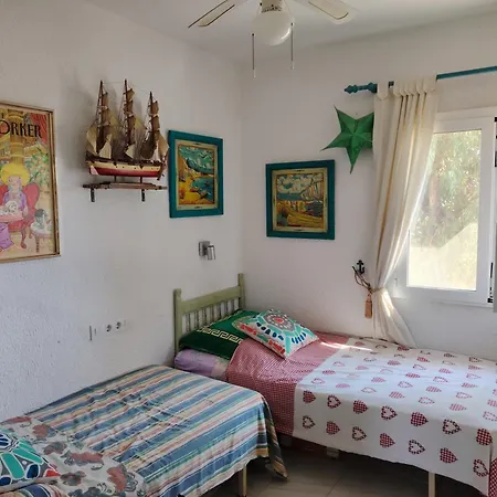 Σπίτι διακοπών Stylish House With Swimming Pool,near & Town, Wifi