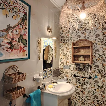 Σπίτι διακοπών Stylish House With Swimming Pool,near & Town, Wifi