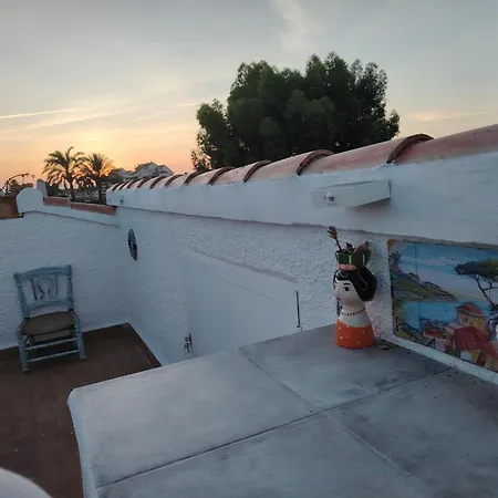 Stylish House With Swimming Pool,near & Town, Wifi