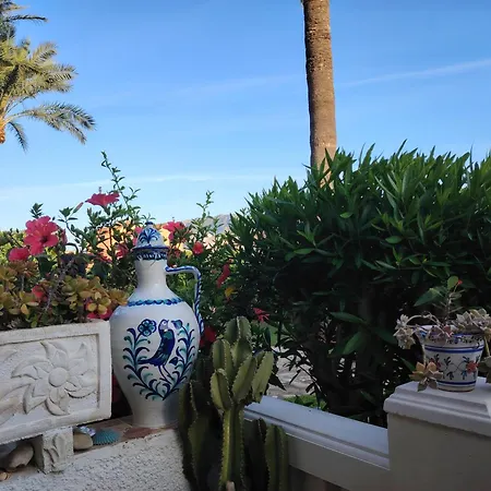 Σπίτι διακοπών Stylish House With Swimming Pool,near & Town, Wifi