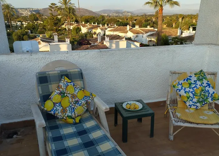 Stylish House With Swimming Pool,near & Town, Wifi Holiday home *