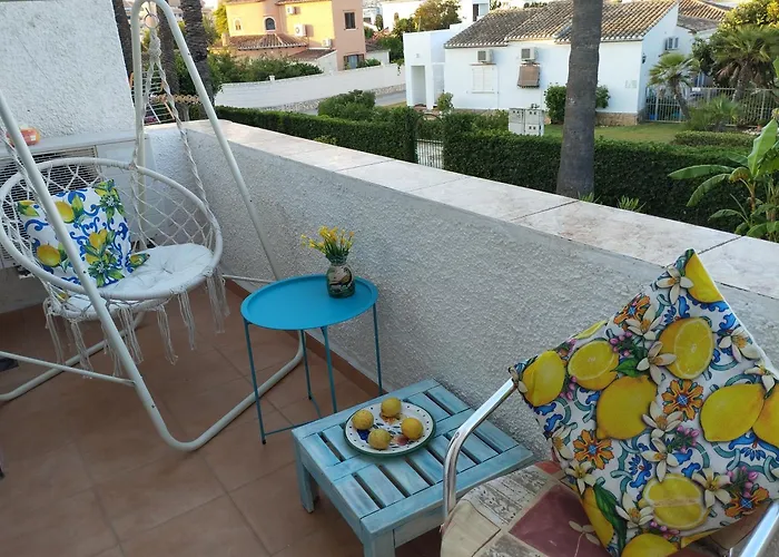 Hébergement de vacances Stylish House With Swimming Pool,near & Town, Wifi *