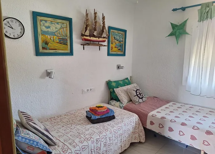 Stylish House With Swimming Pool,near & Town, Wifi Holiday home