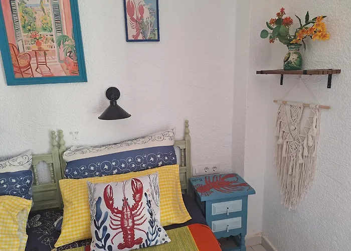 Stylish House With Swimming Pool,near & Town, Wifi Будинок відпочинку *