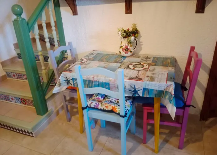 Будинок відпочинку Stylish House With Swimming Pool,near & Town, Wifi