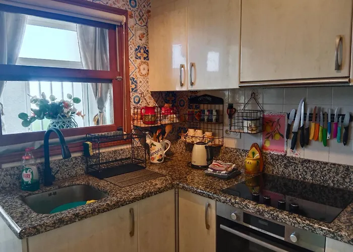 Stylish House With Swimming Pool,near & Town, Wifi