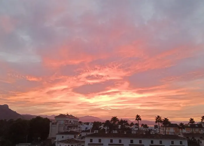 Stylish House With Swimming Pool,near & Town, Wifi Holiday home