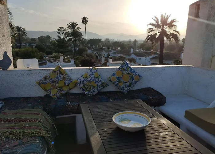 Stylish House With Swimming Pool,near & Town, Wifi *