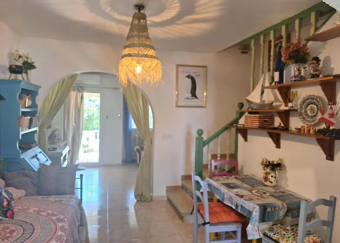 Hébergement de vacances Stylish House With Swimming Pool,near & Town, Wifi *