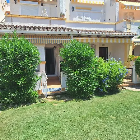 Stylish House With Swimming Pool,near & Town, Wifi