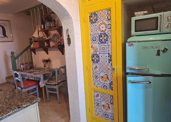 Stylish House With Swimming Pool,near & Town, Wifi Σπίτι διακοπών *