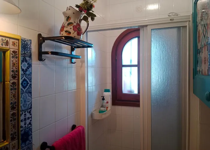 Σπίτι διακοπών Stylish House With Swimming Pool,near & Town, Wifi