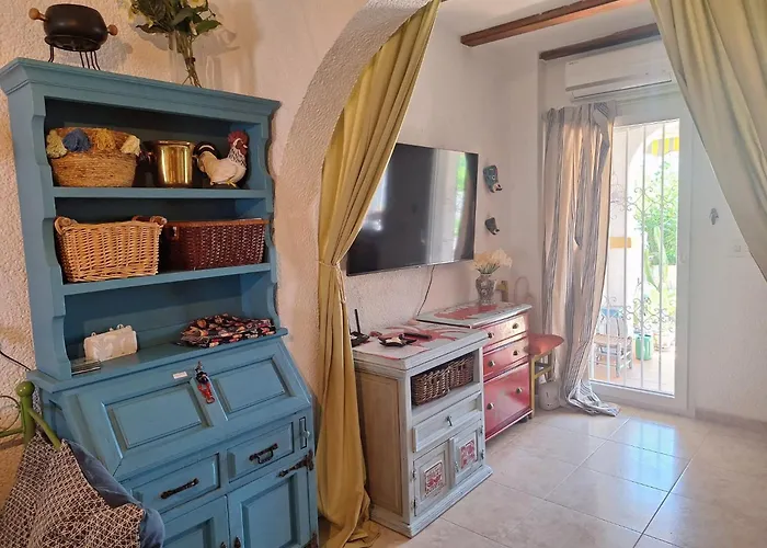 Stylish House With Swimming Pool,near & Town, Wifi Σπίτι διακοπών *