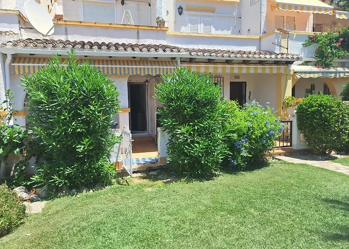 Stylish House With Swimming Pool,near & Town, Wifi