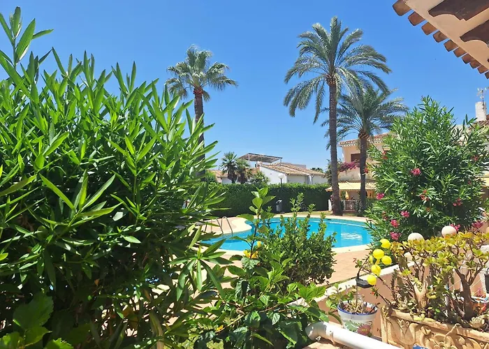 Σπίτι διακοπών Stylish House With Swimming Pool,near & Town, Wifi *